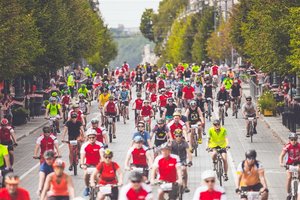 Kokius dviračių maršrutus išmėginti naktį?