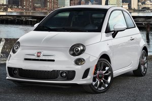 Lietuvos naujų automobilių rinka toliau auga, populiariausi – pranykstantys „Fiat“