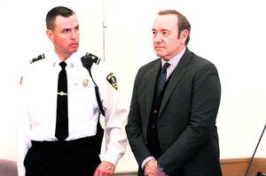 Kevino Spacey jubiliejus – be draugų, vaidmenų, su įtarimų našta 