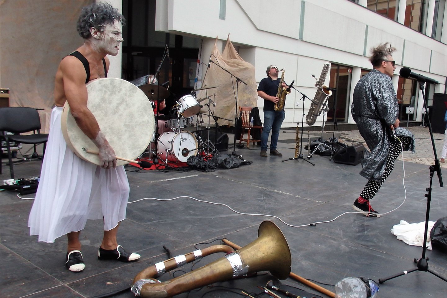 Teatro šamanas B.Šarka pajūrio muzikos festivalio publikai parodys improvizaciją chorui, vadinamajam performeriui ir instrumentams.<br>G.Pilaičio nuotr.