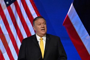 JAV oficialiai pasitraukė iš INF sutarties ir dėl to laiko atsakinga Rusiją