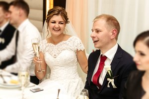 Per vestuves vyras rėžė tokią kalbą, kad žmonai – kaip skuduru per veidą