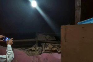 Po galingo drebėjimo Indonezijoje perspėjimas dėl cunamio atšauktas