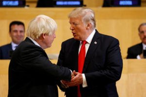 D. Trumpas ir B. Johnsonas telefonu aptarė prekybos ir saugumo klausimus