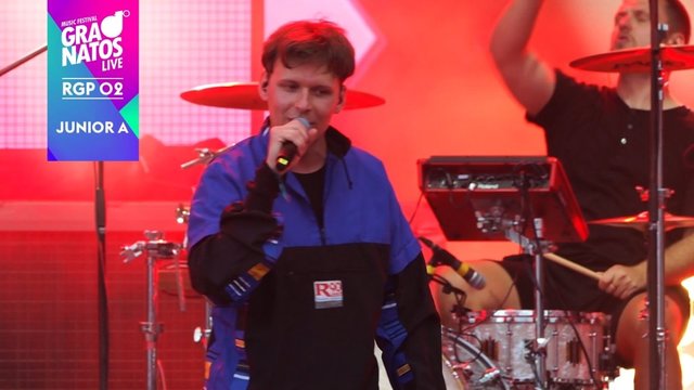 „Granatos live“ minia šėlo: atlikėjas „Junior A“ atliko populiariąją dainą