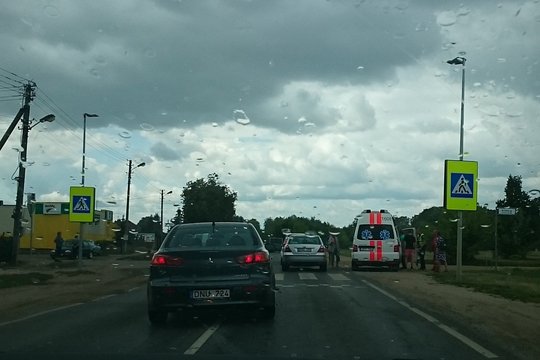 Vaišvydavoje susidūrė trys automobiliai, pareigūnai reguliuoja eismą