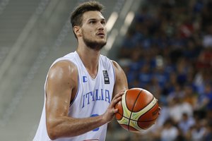 Italijos rinktinės vienam lyderių D. Gallinari atlikta operacija