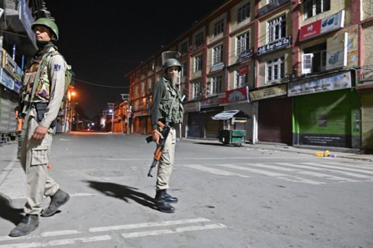 Indija panaikino Kašmyro specialųjį statusą