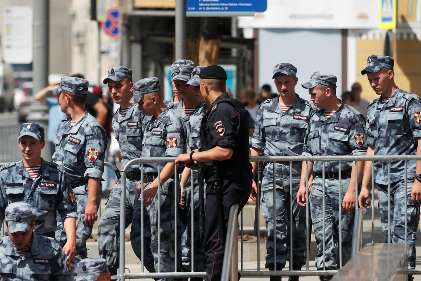 Protestui rengiasi ir policija.<br>AFP/Scanpix nuotr.