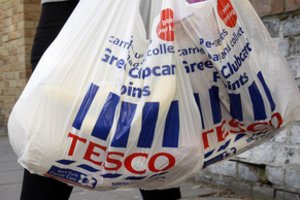 Britų „Tesco“ atleis apie 4500 darbuotojų