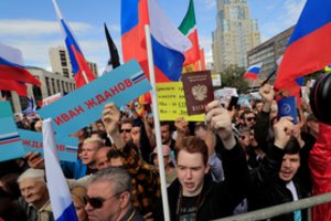 Rusija skyrė 10 parų įkalinimo Aleksejaus Navalno sąjungininkui