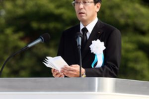 Hirošimos meras ragina Japonijos vyriausybę pasirašyti atominių ginklų uždraudimo sutartį