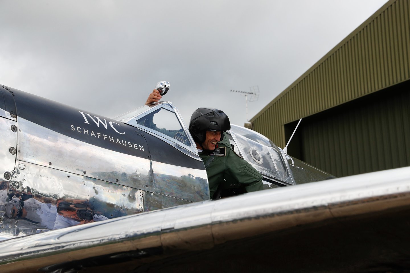 Žvilgantis sidabro spalvos lėktuvas pakilo iš Gudvudo aerodromo ir pirmiausia skrido Škotijos link. Po to „Spitfire“ kirs Atlanto vandenyną ir skries pro Farerų salas, Islandijos sostinę Reikjaviką, Grenlandiją ir atokias Kanados vietas. <br>Scanpix nuotr.