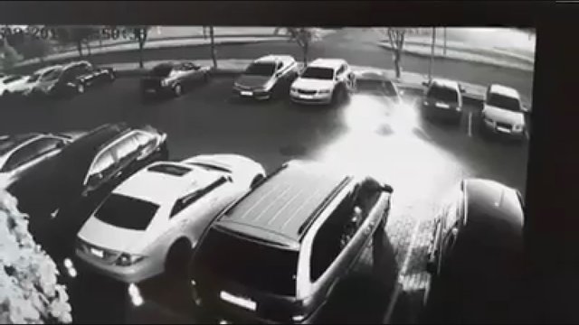 Paviešino avarijos įrašą Panevėžyje: BMW vairuotoja nuėjo palikusi įvykio vietą