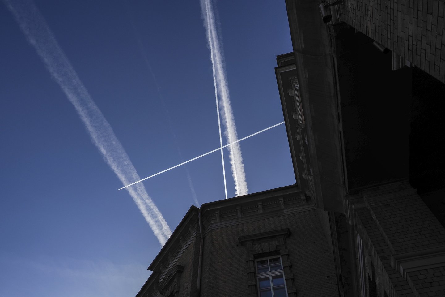 Daugiau nei tris ketvirtadalius visų skrydžių liepą sudarė tranzitiniai skrydžiai.