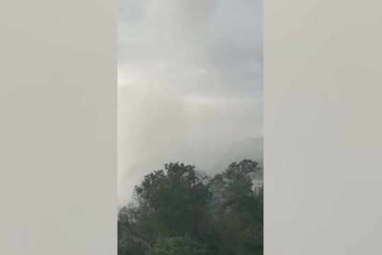 Vaizdas pro viešbučio langą pašiurpino turistę: pavojus – vos už 50 metrų