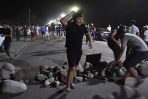 Kirgizijoje bandant areštuoti eksprezidentą žuvo pareigūnas, per 40 žmonių sužeisti