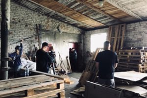 Aktorius apsupo apsaugos darbuotojai: pastebėjo grėsmingai atrodančius žmones ir ginklus