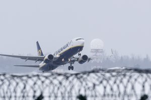 „Ryanair“ pilotai balsavo už streiką JK