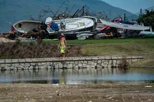 Kinai ruošiasi stichijos smūgiui – prie krantų artėja supertaifūnas
