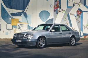 Benediktas Vanagas parodė savo klasikinį „Mercedes-Benz“, kuris sieja jį su Ponu Bynu