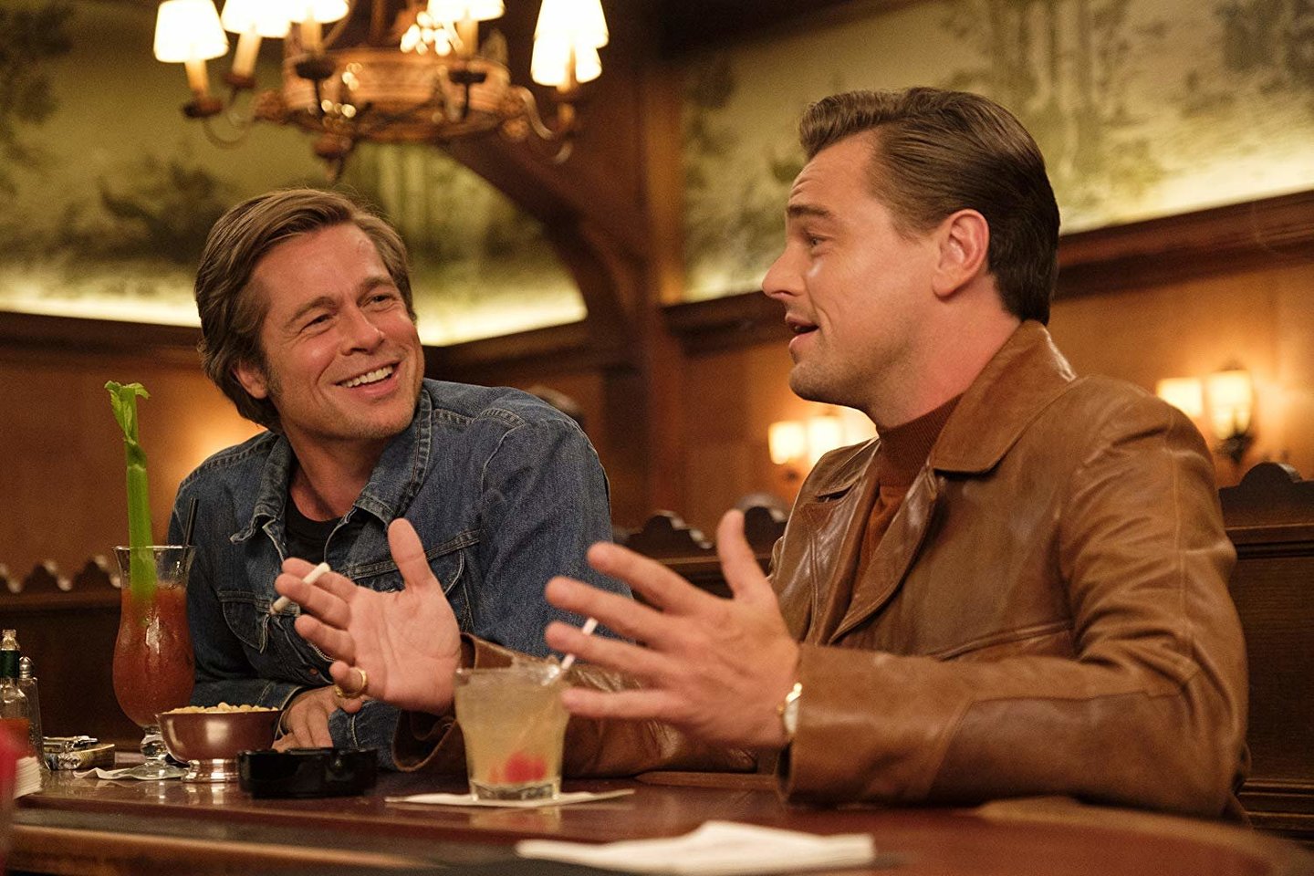  Pagrindiniai filmo „Vieną kartą Holivude“ herojai, kuriuos įkūnijo L.DiCaprio ir B.Pittas, stovi ant permainų slenksčio.