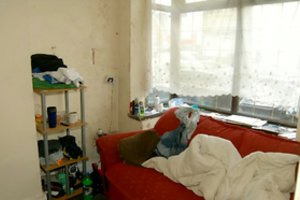 Pažadėję gerą darbą Jungtinėje Karalystėje pavertė vergais: praustis teko griovyje