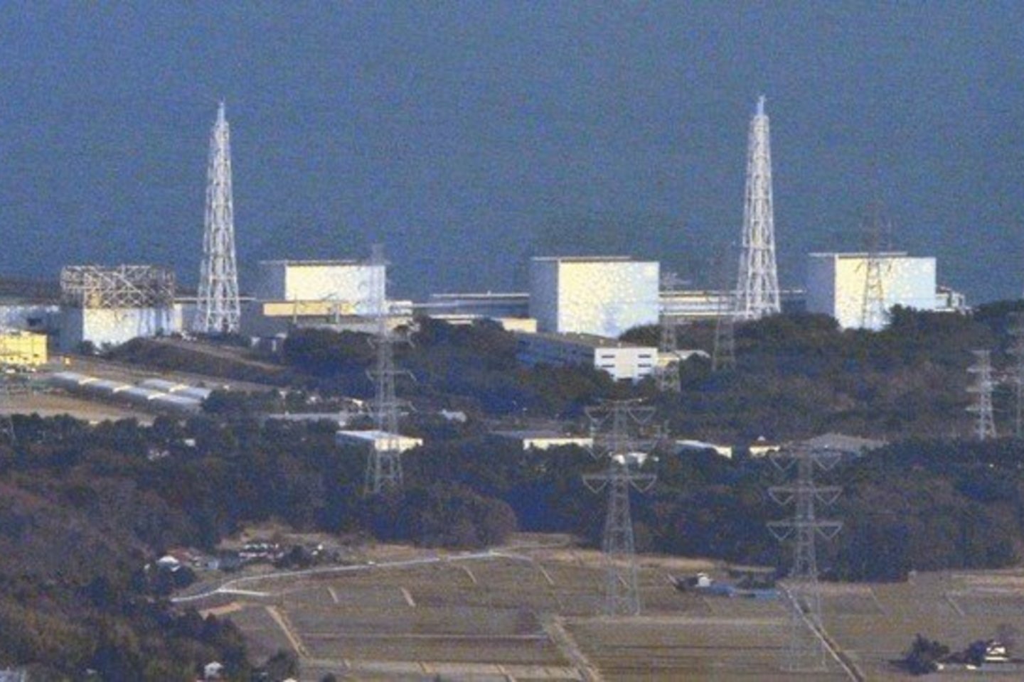 Fukušimos jėgainei gresia pristigti vietos radioaktyviam vandeniui saugoti.<br>„Reuters“