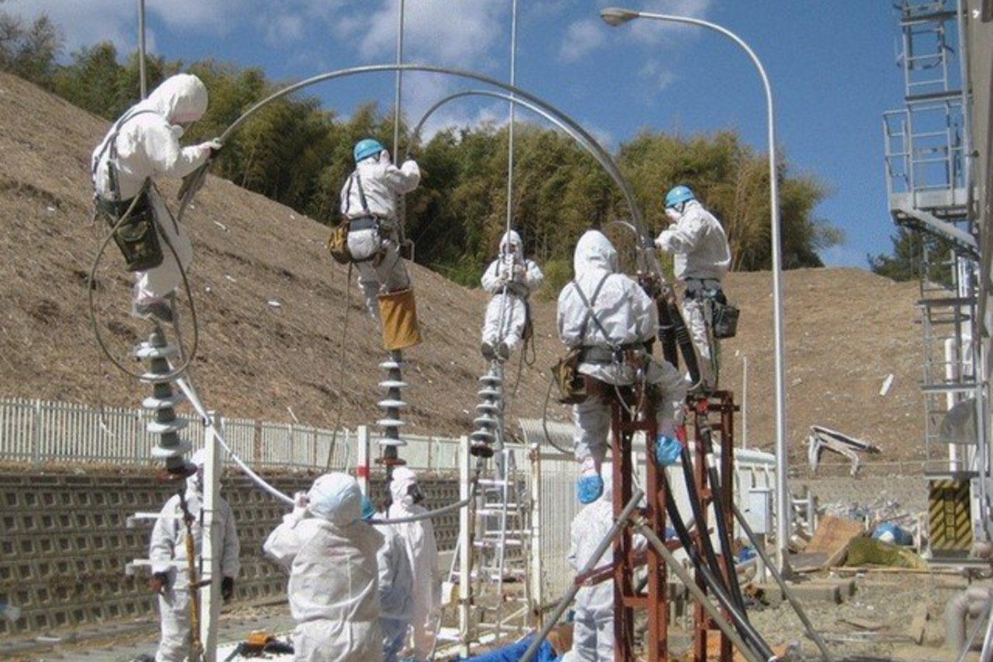 Fukušimos jėgainei gresia pristigti vietos radioaktyviam vandeniui saugoti.<br>"Reuters"