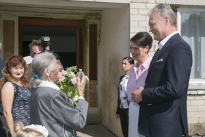 G. Nausėda susitiko su Kotryna iš Pabaisko: mini ypatingą progą