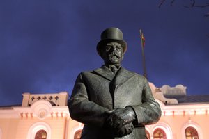 G. Nausėda siūlo Vilniuje statyti paminklą ir A. Smetonai