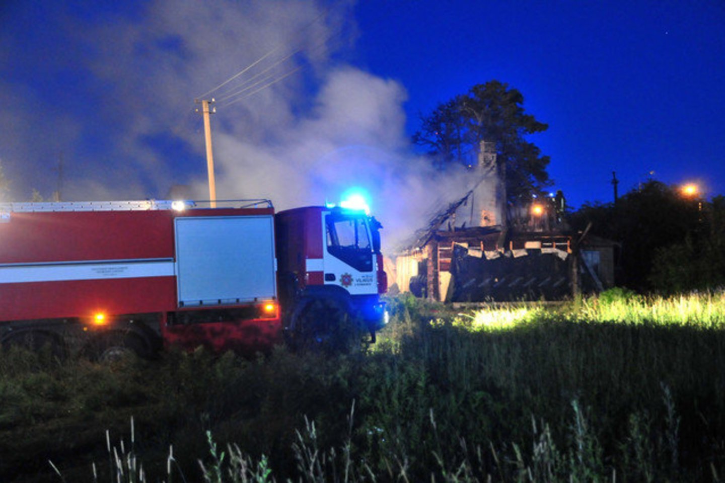  Vilniaus rajone piktadariai sudegino vietos gyventojų namus.<br> A.Vaitkevičiaus asociatyvioji nuotr.