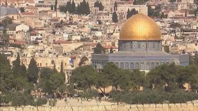 Neramumai Jeruzalėje: prie Al Aksos mečetės kilo riaušės, sužeisti žmonės