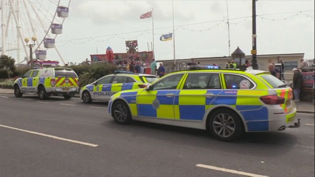 Mįslingas incidentas Anglijos pakrantėje – gyventojai raginami užsidaryti langus