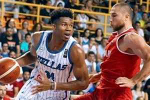G. Antetokounmpo žaidė nesulaikomai, o graikai sumindė Irano rinktinę