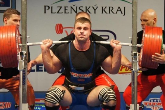 Pasaulio rekordą pagerinęs A. Paulauskas – Europos štangos spaudimo čempionas