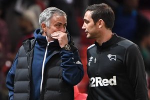 Po J. Mourinho kritikos – antausį gavusio F. Lampardo atsakas