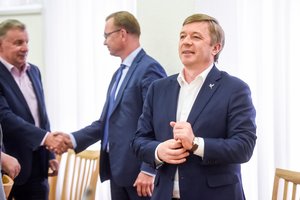 Po raginimų atšaukti naują draudimą – R. Karbauskio atsakas: net kalbos negali būti