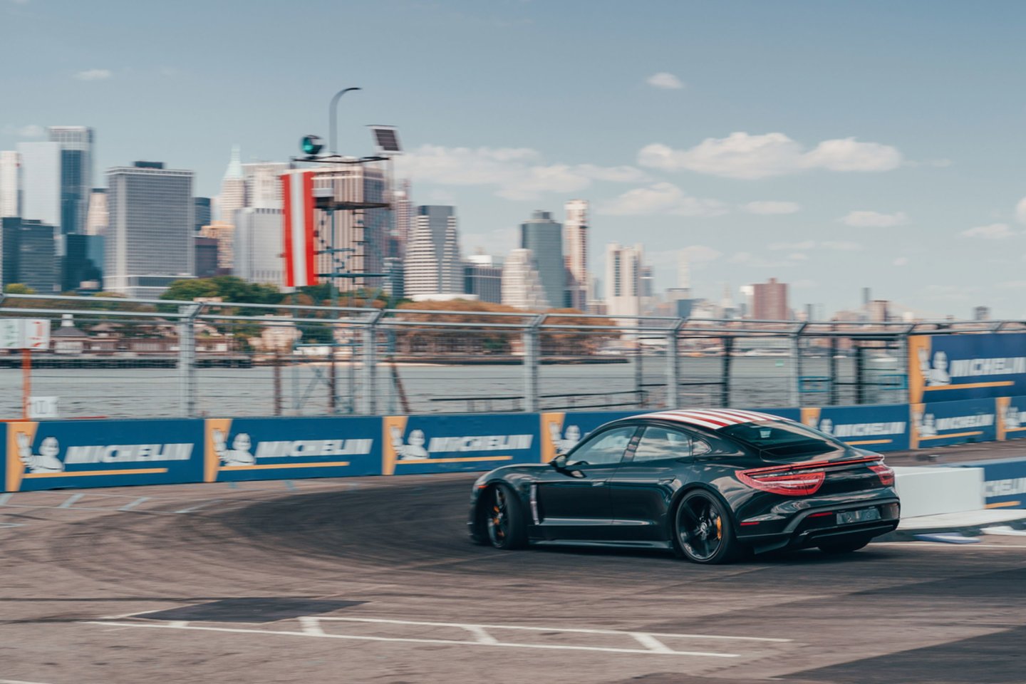  „Porsche Taycan“ važiavimai Niujorke.<br> Gamintojo nuotr.