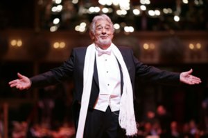 Operos legenda P. Domingo kaltinamas seksualiniu priekabiavimu: prabilo 9 nukentėjusios