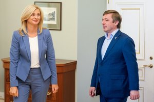 Ramūnas Karbauskis iš Ritos Tamašunienės tikisi moteriško jautrumo