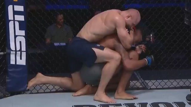 Lietuvos kovotojui J. Anglickui pergalė UFC turnyre sukėlė „audrą“