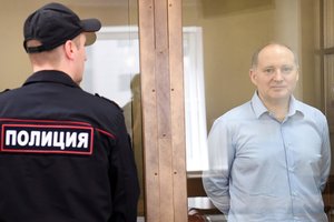 Maskvos teismas prancūzų bankininkui skirtą suėmimą pakeitė namų areštu