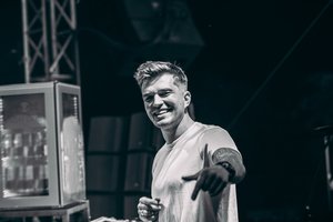 Išgirskite: „radisto“ Jono Nainio naujas singlas sulaukė žaibiškos sėkmės Lenkijoje