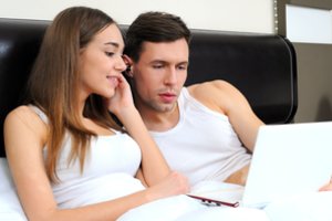 Naujausi tyrimai atskleidė, kaip nuogybės veikia vyrų ir moterų smegenis