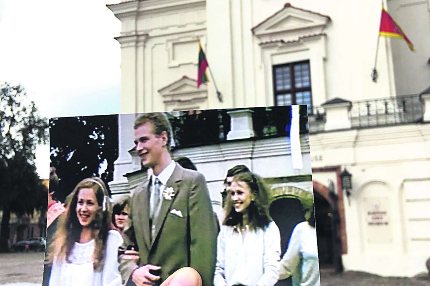 Filmo „Mano mažytė žmona“ vestuvių scena kurta prie Kauno rotušės.