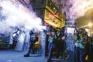 Įtampa Honkonge pasiekė aukščiausią tašką