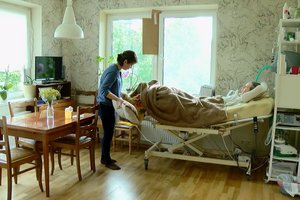 Mirštančių ligonių slaugytojams daug norinčių padėti neatsirado: gresia liūdnas galas