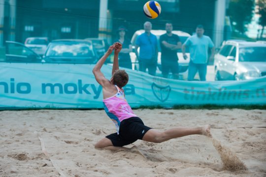 Vilniuje vyko vyrų, moterų mėgėjų ir jaunimo paplūdimio tinklinio turnyro „FV Cup 2019“ I etapas. <br> A.Pliadžio nuotr.