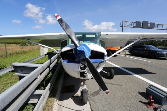 Niujorko valstijoje lengvajam lėktuvui įsirėžus į namą, žuvo du žmonės